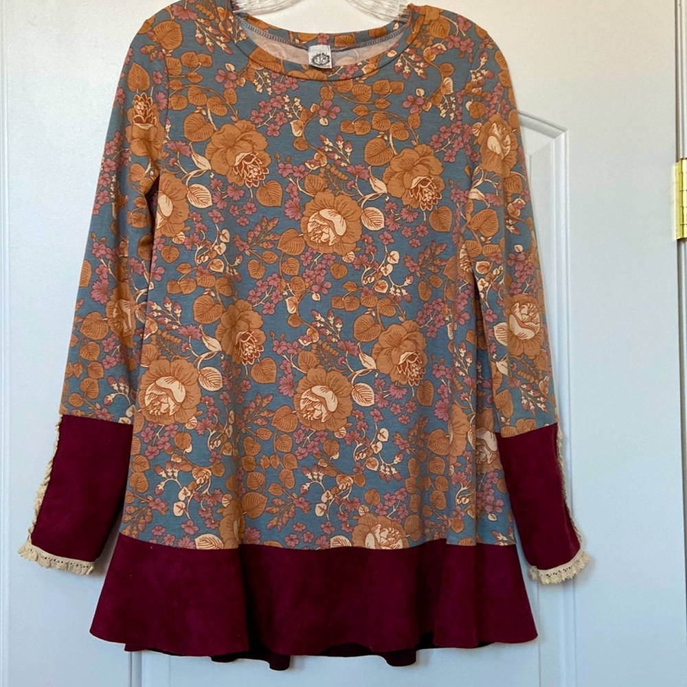 🌟 Host pick 🌟 NWOT Floral babydoll style top in size M